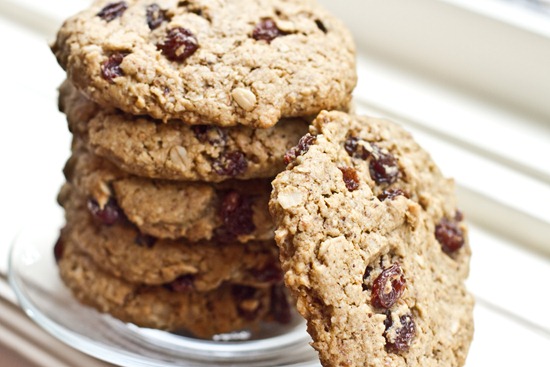 20100911IMG 2882 thumb   The Ultimate Vegan Oatmeal Raisin Cookie